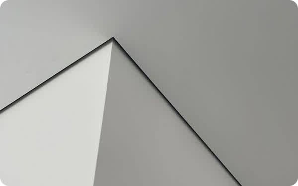 Пример натяжного потолка в интерьере